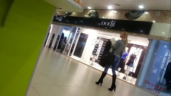 Цоол риба у супермаркету.